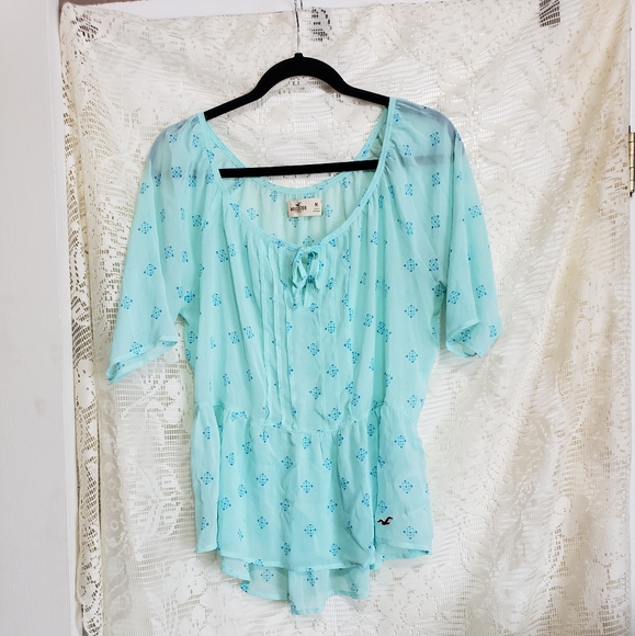 Hollister Tops - 💋❤Hollister sleeve top Medium